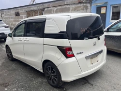 Honda Freed Spike 2012 8